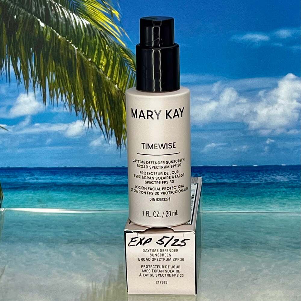 TimeWise Daytime Defender Sunscreen Broad Spectrum SPF 30 **Out of Date**